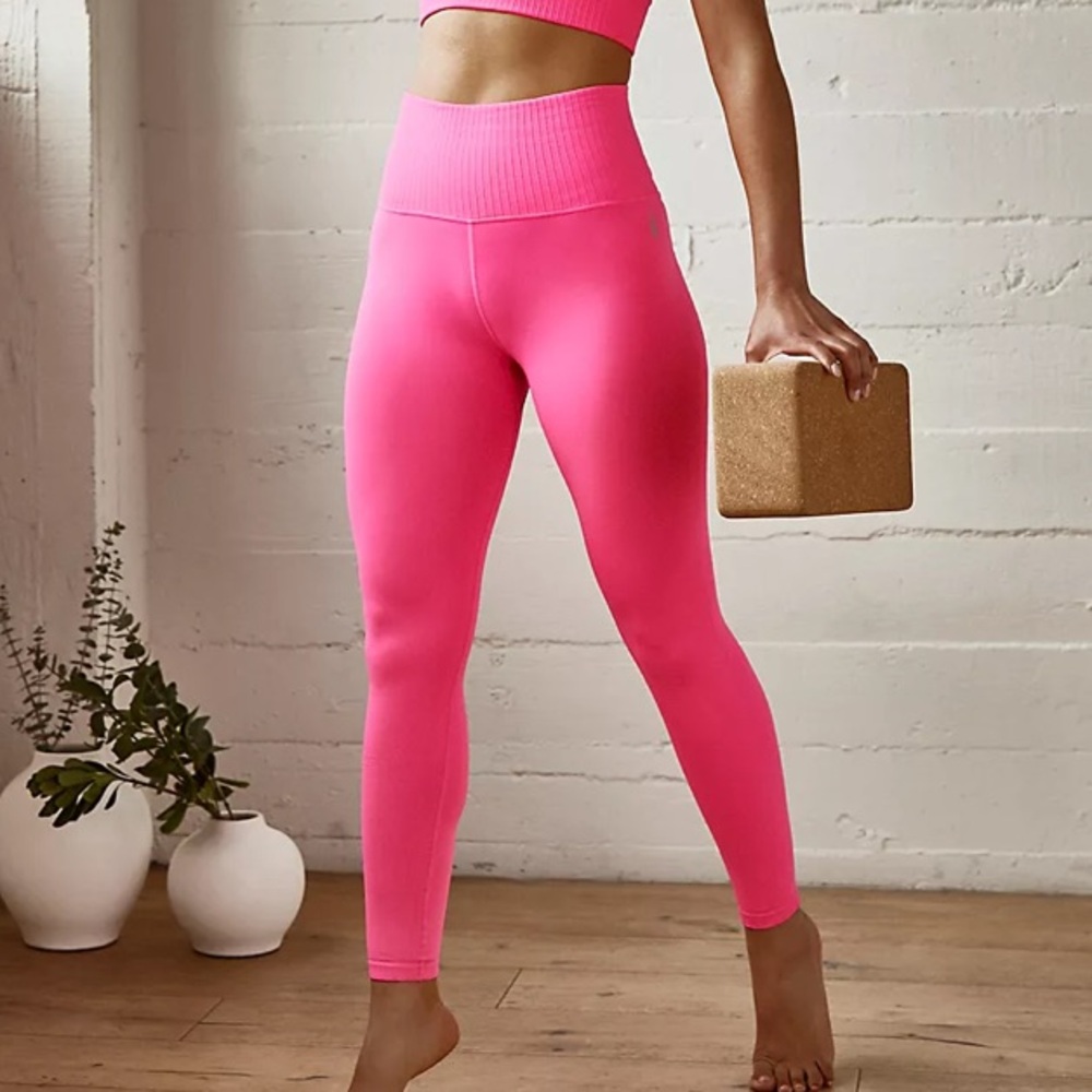 NWOT FP Movement Good Karma 7/8 leggings hot pink